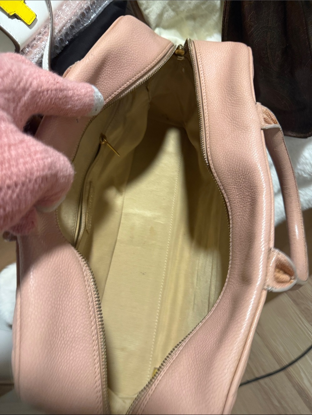 Chanel pink quilted caviar leather bowling bag - Picture 11 of 17